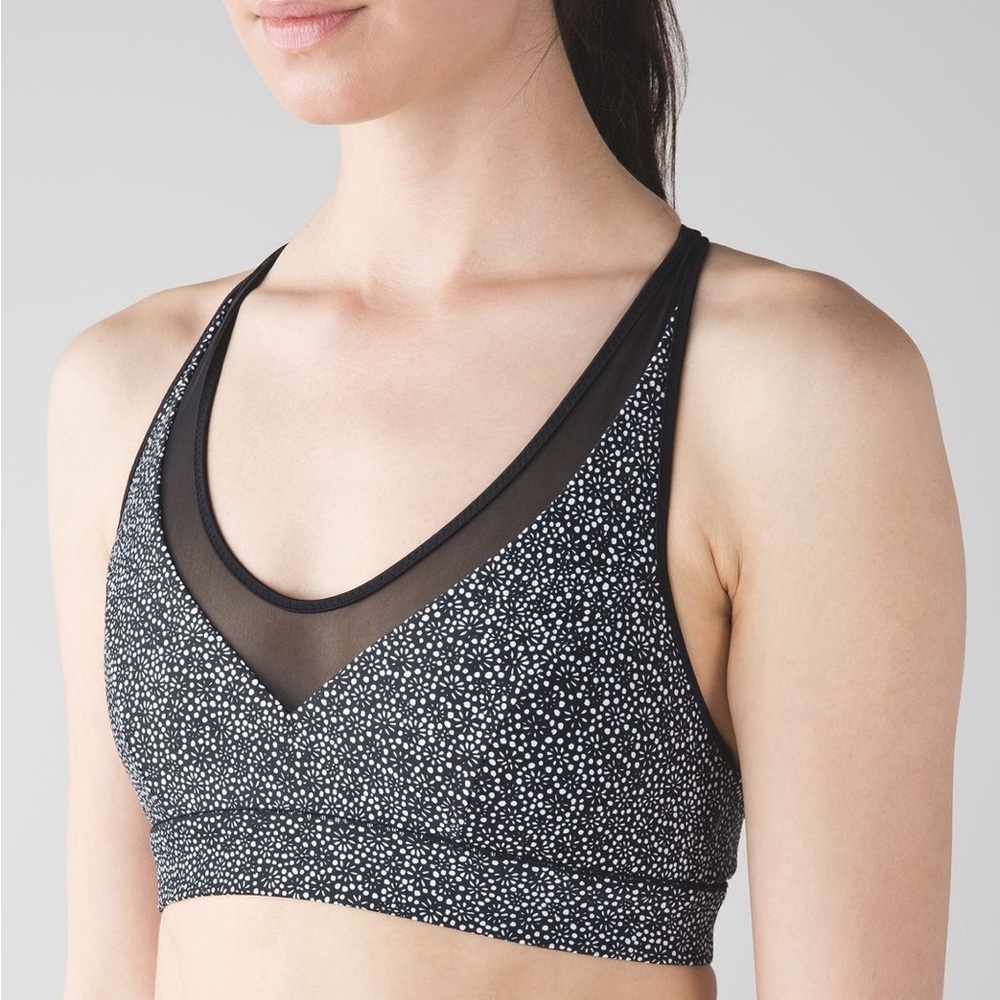 Lululemon Race With Me Top         
Swim Top/Sports Bra 
Freckle Flower Black - Picture 3 of 10